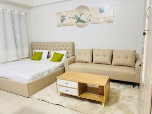 Hill Residence by Sarah Rentals