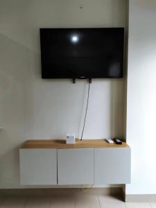 Hill Residence by Sarah Rentals