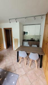 Nice Apartment for 4, Marilleva 900, Kristall, Val di Sole