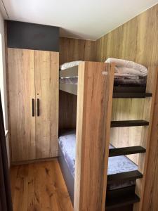 PEC 140 - apartmány Máj