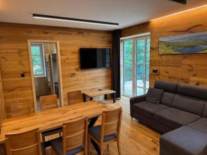 PEC 140 - apartmány Máj