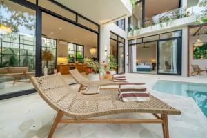 FeeelsV2 - Soak, Sunbathe, Unwind - Dreamy Villa with Private Pool