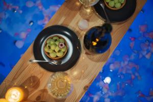 Appartements Under sea jacuzzi privee 5 in du centre vill place de stationnement privee possible : photos des chambres