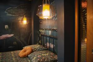 Appartements Under sea jacuzzi privee 5 in du centre vill place de stationnement privee possible : photos des chambres