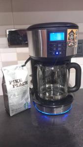 Bilocale EUR Grotta Perfetta 50mq casa 32mq sala hobbies e 250mq giardino