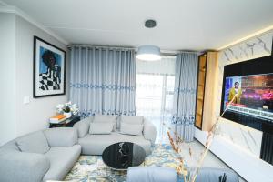 Waterfall luxe apartment