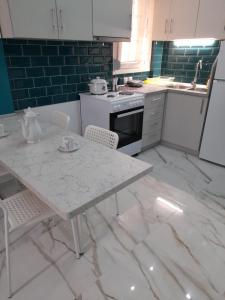 Comfortable, colorful, city center