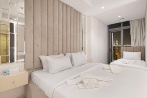 Luxury 2BR with Burj Khalifa View l High Floor at Paramount