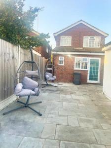 Relaxed Leigh-on-Sea Escape, Family-Friendly & Contractor Stays