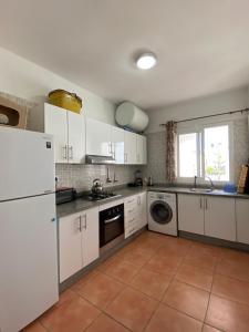 Résidence fermée avec piscine, en face de Ceuta