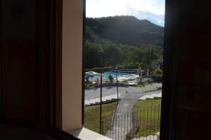 Residence con Piscina Vista Monte Nerone