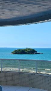 Frente Mar com Churrasqueira, 03 Dorm.