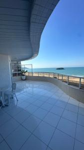 Frente Mar com Churrasqueira, 03 Dorm.