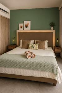 Large studio with working space 100m from 5th Ave