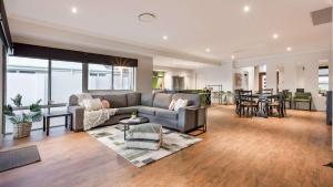 Stylish Marina-Front Getaway