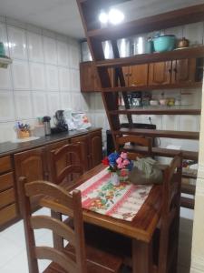 Hotel,Casa 2 quartos,sala,cozinha,suite,até 6 pessoas COP30 próximo aeroporto,hostel, home, House