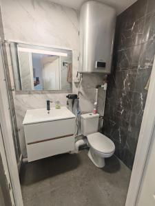 F1 220 metre de la GARE