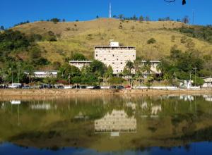 FLAT 410 no Cond Cavalinho Branco em Aguas de Lindoia