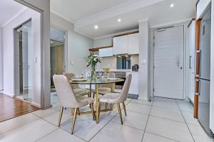 Masingita Towers Hotel, 12th Floor Elegant Sunset Condo with Views