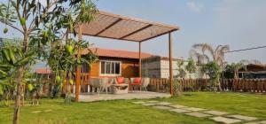 Rustic Wood - The Cozy Nature Escape