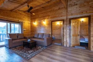 Rustic Wood - The Cozy Nature Escape