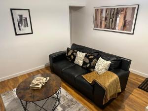 Affordable 2 Bedroom Apartment Close To Coop Live And Etihad Stadium