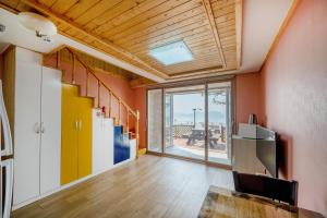 Yeosu the Sea of Counting Stars Pension