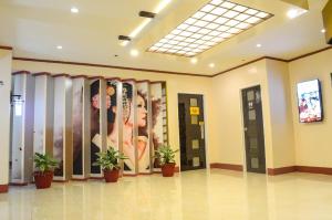 Hotel Sogo - Monumento, LRT Station