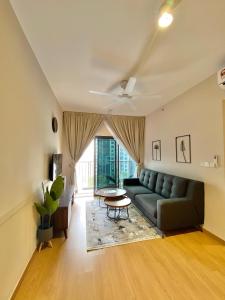 Zawirah guesthouse mayabay splashmania