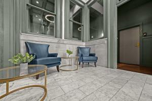 Modern Space in the Vibrant Louisville #101