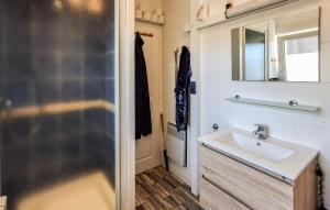 Maisons de vacances Cozy Home In Paimpol With Wifi : photos des chambres