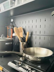 Accessible, With Own Kitchen & Bath and Big Bed Cozy Unit