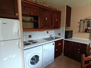 Appartement fonctionnel pour 5 personnes avec animaux acceptés, parking et balcon sud - FR-1-445-226