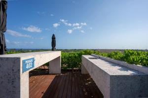 3BR Luxury Condo w Private Rooftop Pool & Gym