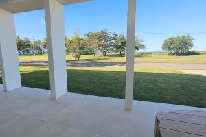 Beachfront Pet-Friendly Home with Private Pool Townsville