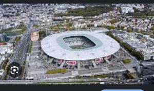 Paris Villette by metro 7, France Stadium, break moment studio