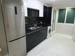 Hongdae Entrance Station #Exit 6 #3 Rooms