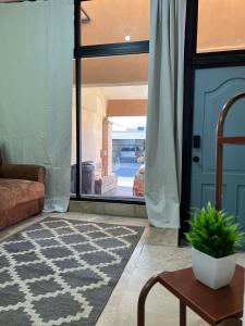 Descanso Frente al Consulado