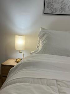 Descanso Frente al Consulado