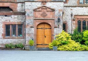 Caer Rhun Hall, Conwy LL32 8HX, Wales.