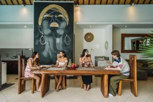 Villa Linda Canggu-Fast Wifi, Pool, 3 min to FINNS