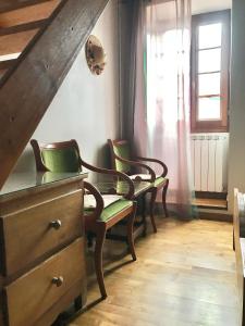 B&B / Chambres d'hotes DOMAINE MOURGUY Chambres d-Hotes chez le vigneron : photos des chambres