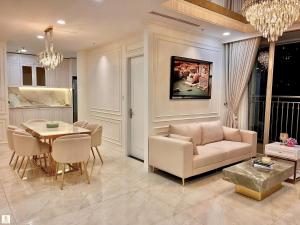 The Peak Suite at Landmark Plus