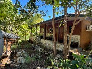 Rote Surf Resort - Lualemba Bungalows