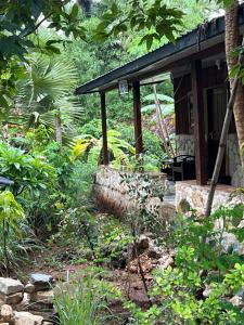 Rote Surf Resort - Lualemba Bungalows