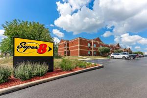 Super 8 by Wyndham Elgin