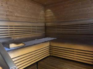 Spacious Riverside Home with Aurora and Wilderness