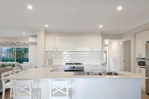 The panorama retreat- sleeps 12, aircon, brand new, great multifamily stay, beach, wineries, golf - 4hvězdičkové hotely ve městě Portarlington