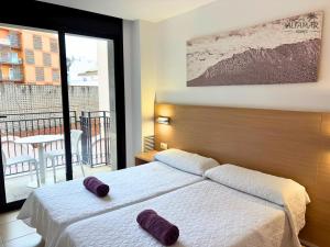 Nagomi Suite - Modern Apartment with Parking & Swimming Pool