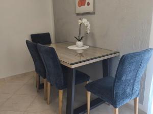 Apartment Alba - Three Bedroom Apartment with Loggia